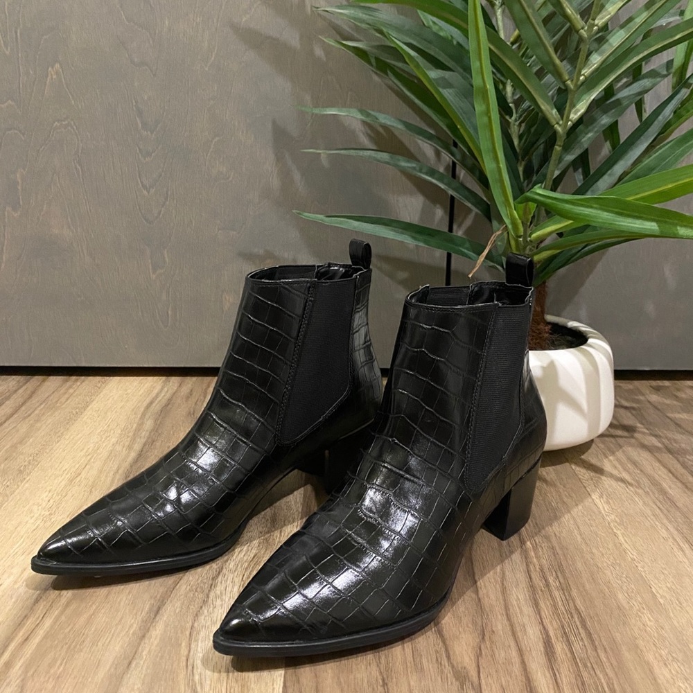 Black Nine West Snakeskin Booties